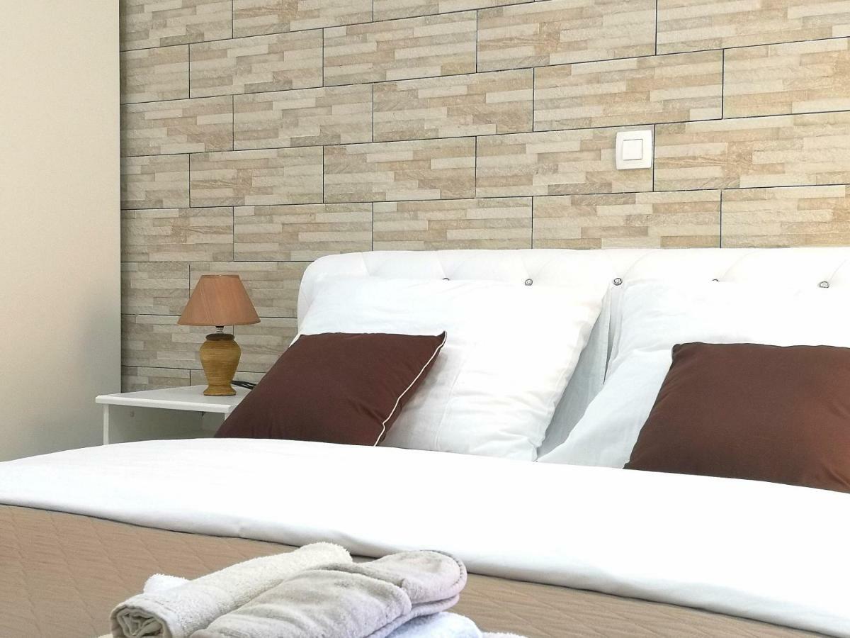 Apartmani Pleasure 1 I 2 Zadar Buitenkant foto